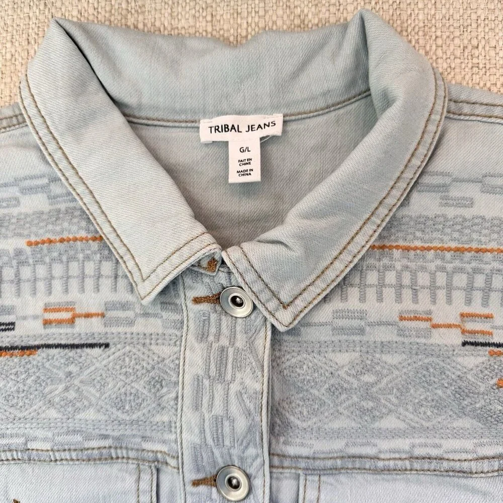 TRIBAL EMBROIDERED SIZE M WOMENS‎ DENIM JACKET
